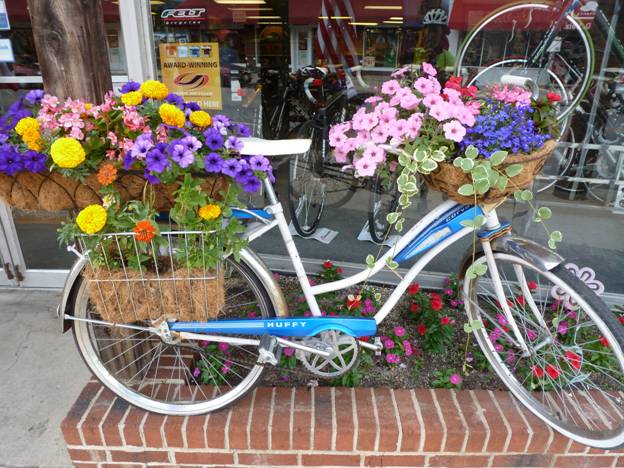 Bicycle in bloom on Main Street, Milford, Ohio © 2012 Frosty Wooldridge